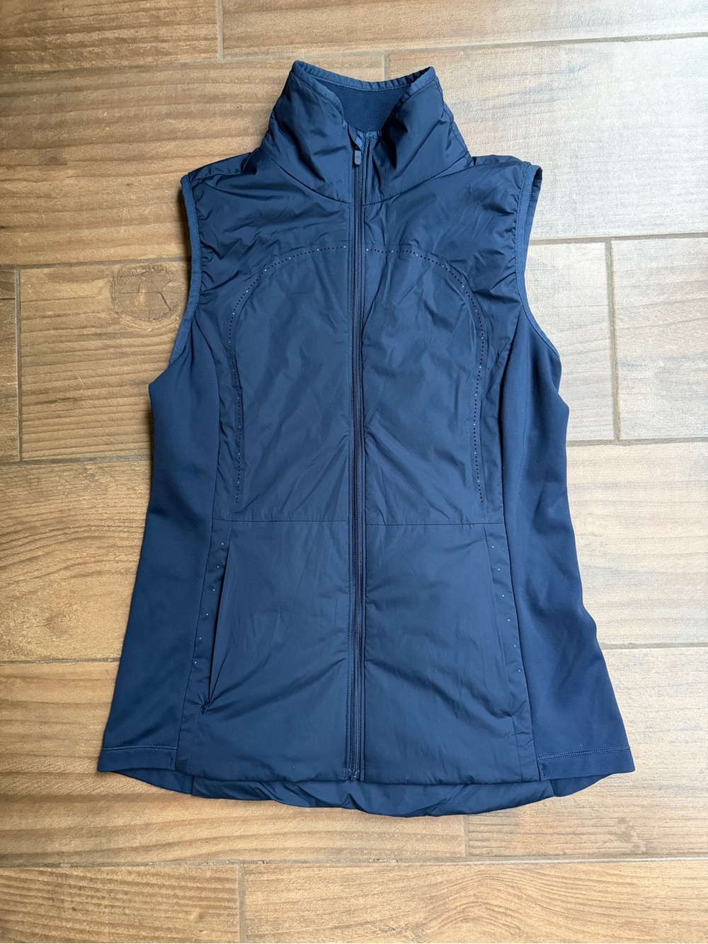 lululemon athletica Women's Navy Sleeveless Zip Vest